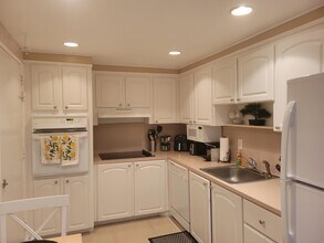 Building Photo - 3901 S Ocean Dr