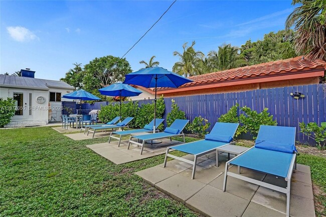 Building Photo - 3305 NE 16th Ct