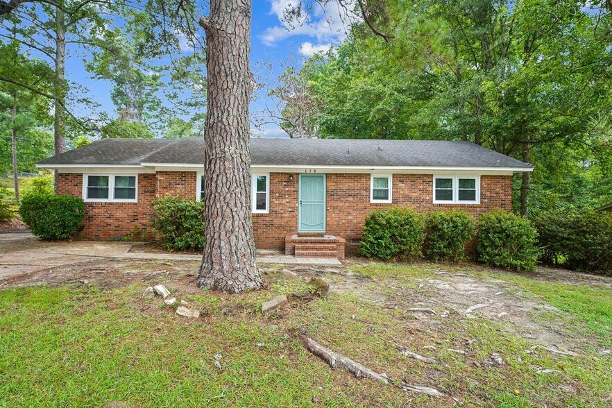 Primary Photo - 628 Mclamb Dr
