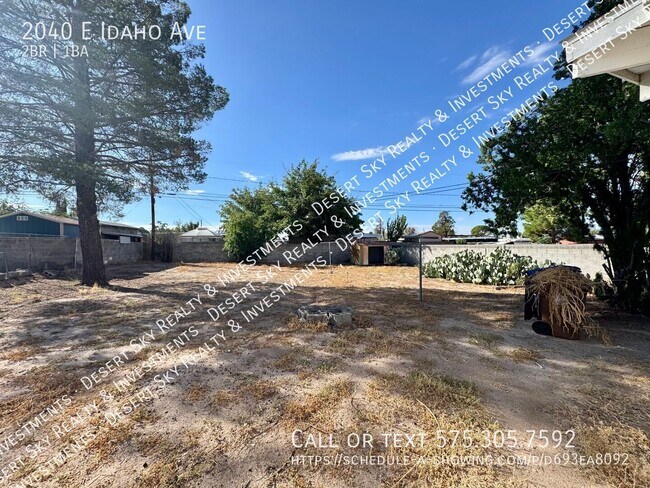Building Photo - 2040 E Idaho Ave
