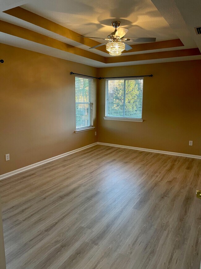 Building Photo - 300 Volterra Plz