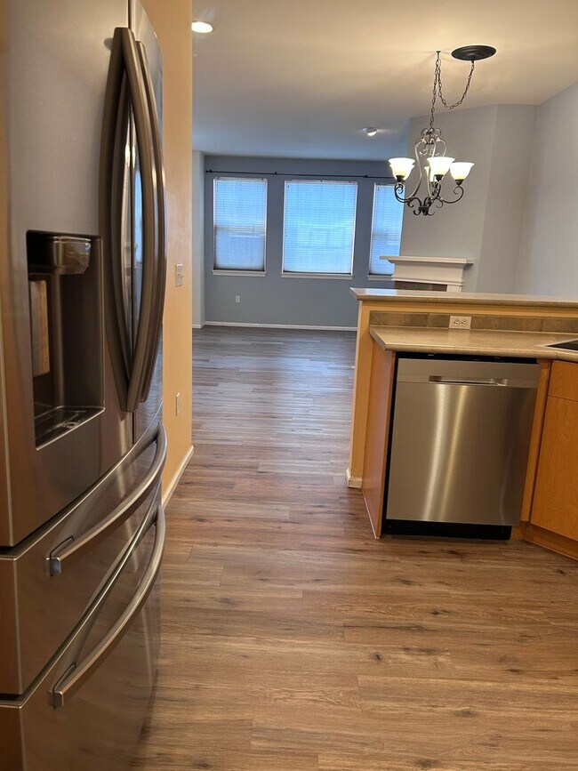 Building Photo - Charming & Modern 2-Bedroom Ashburn Community Townhome