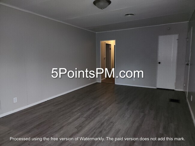 Building Photo - 1032 Andrew St