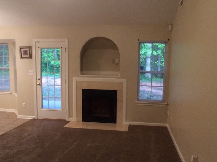 Building Photo - 4710 Biesterfield Dr