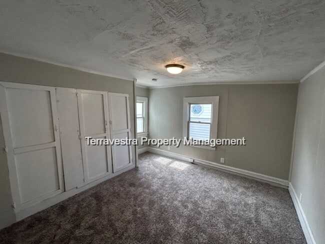 Building Photo - Renovated Millville 4 Bed in Millville. Eligible for $500 Security Deposit.