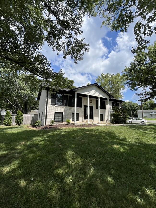 Building Photo - 640 Tobylynn Ct