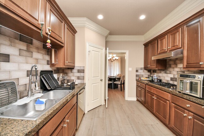 Building Photo - 14454 Summerleaf Ln