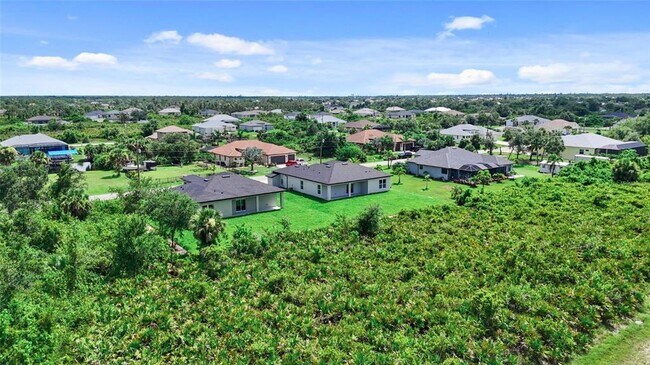 Building Photo - 13639 Begonia Cir