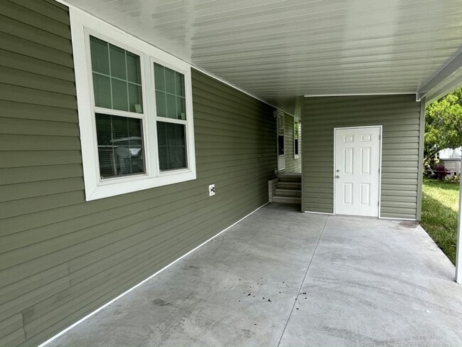 Building Photo - 311 Lighthouse Way