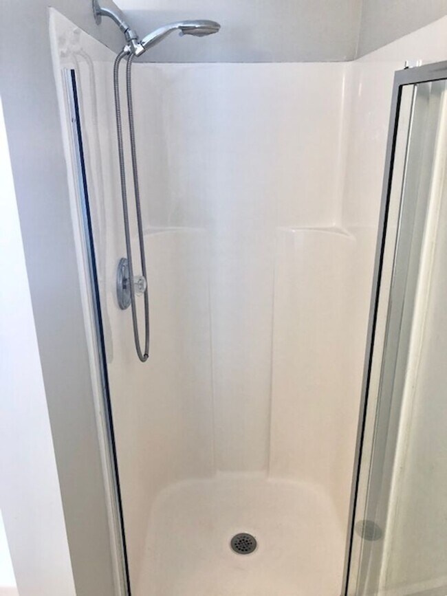 Building Photo - 4 bed, 2.5 Bath Home w/ 2 Car Garage in Franklin Green