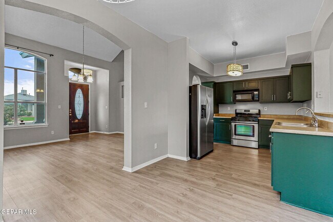 Building Photo - 10737 Pleasant Sand Dr