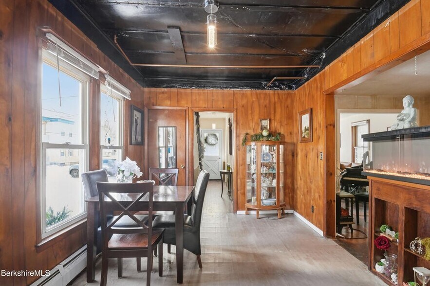 Building Photo - 9 Lincoln St