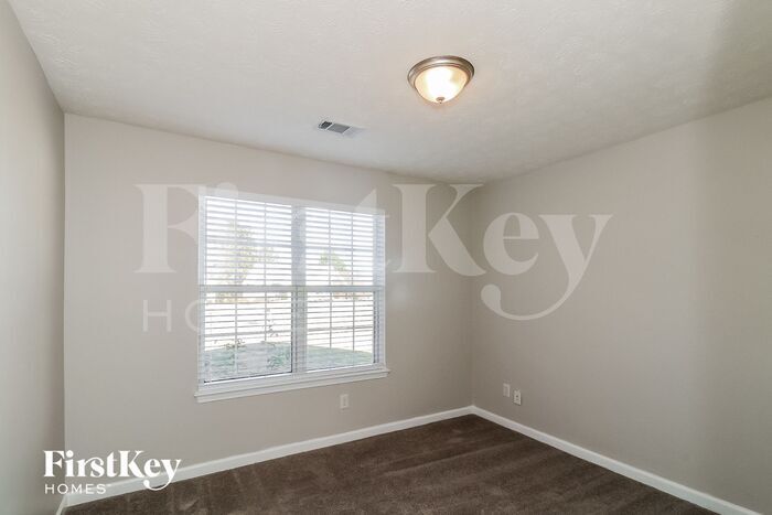 Building Photo - 569 Kirtley Ct