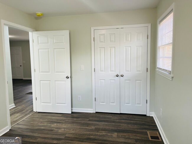 Building Photo - 60 W Washington St