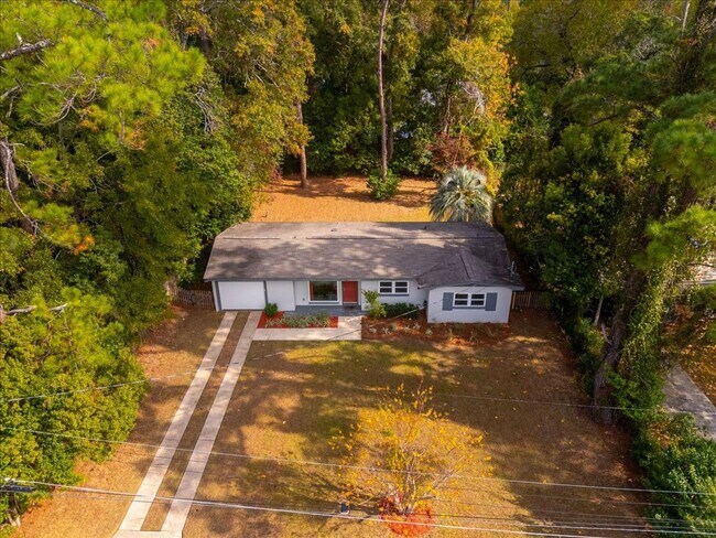 Building Photo - 3 Bed / 2 Bath in Levy Park