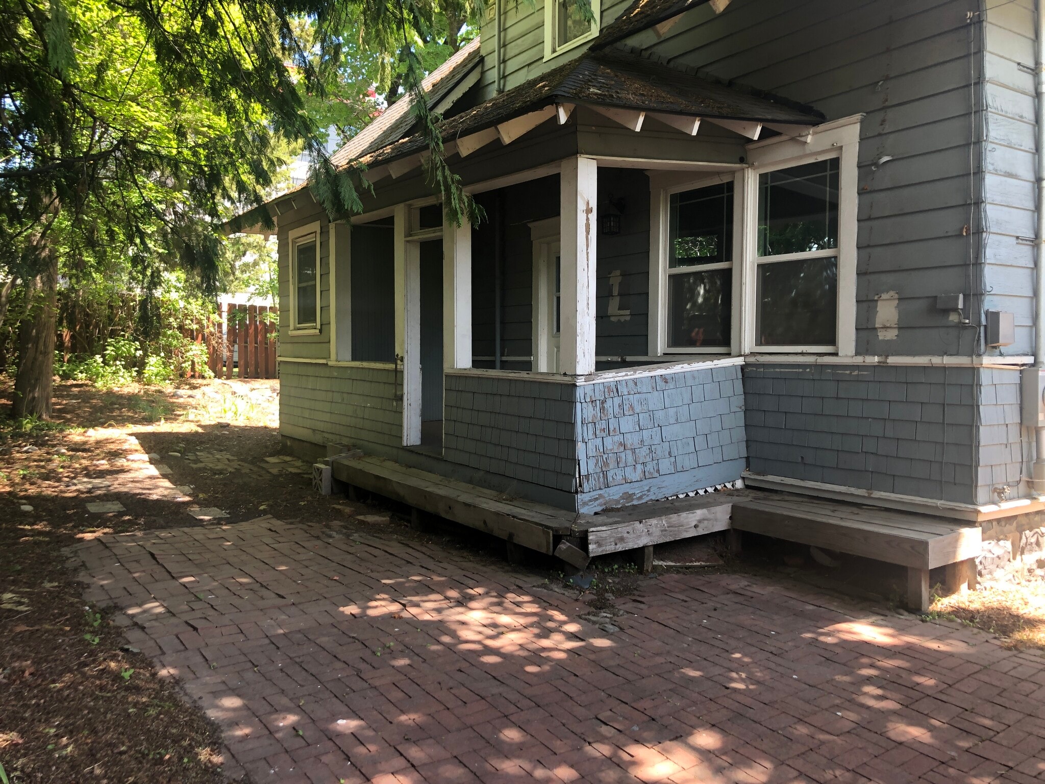 Building Photo - 635 NE Opal St