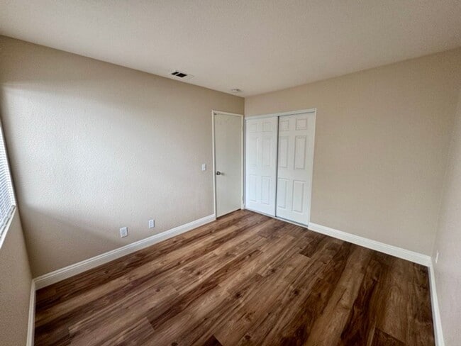 Building Photo - 3 bedroom Temecula home available for LEASE!
