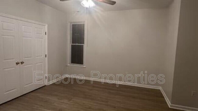 Building Photo - 800 W Savannah Rdg Rd