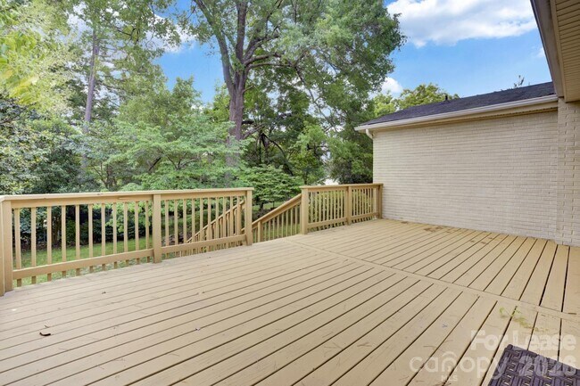 Building Photo - 121 Marshdale Ave SW