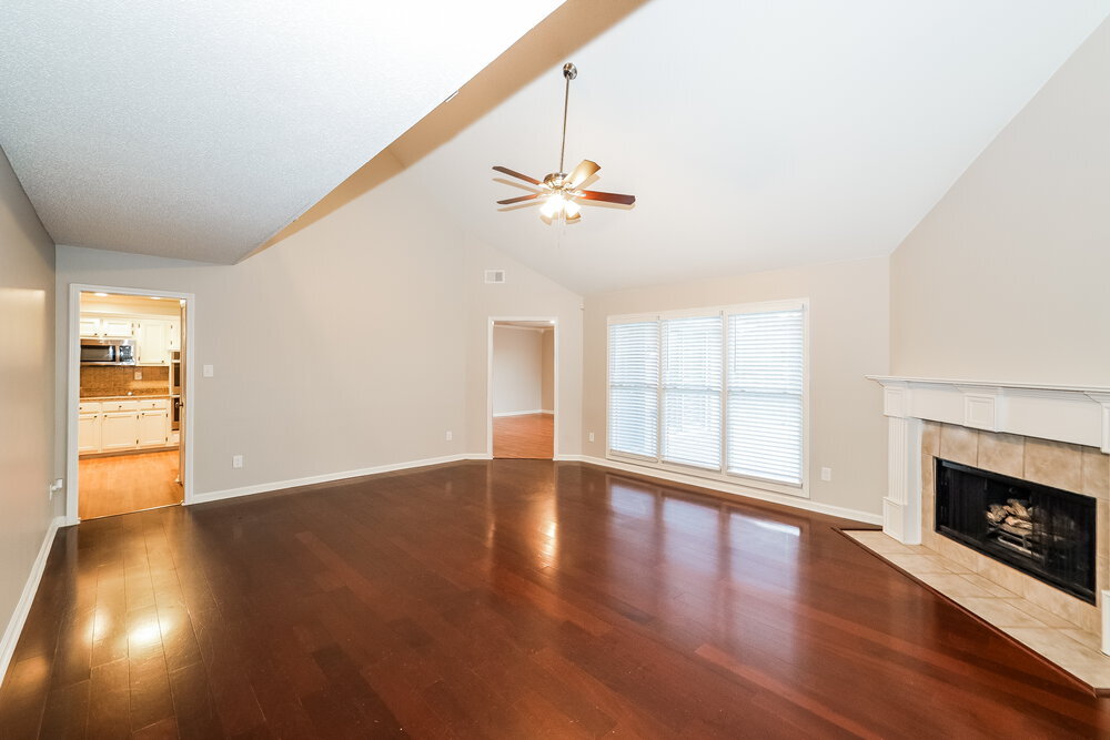 Building Photo - 1855 Oak Springs Dr