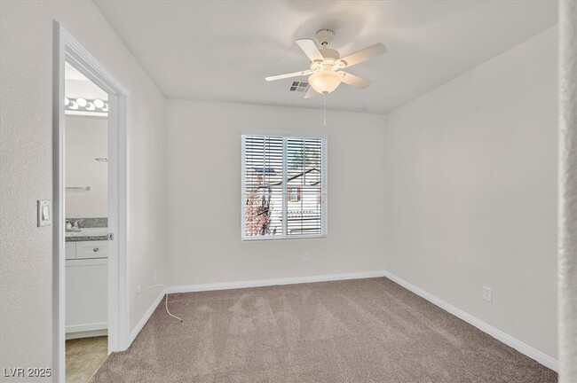 Building Photo - 10635 Seasonable Dr