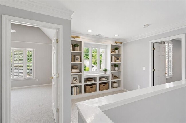 Building Photo - 520 Redding View Ct NW