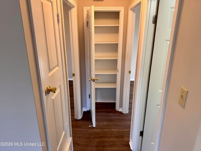 Building Photo - 6440 Lynnfield Rd