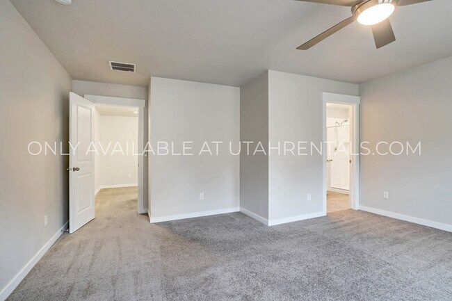Building Photo - 5002 N Marble Fox Way