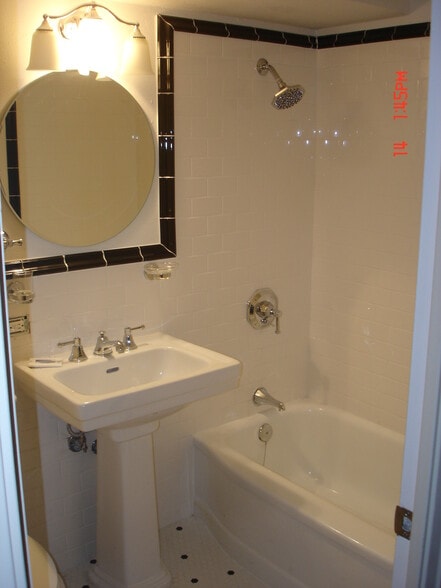 Bathroom - 1105 Spring St