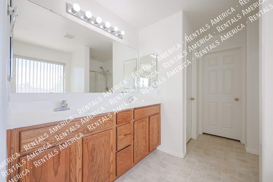 Building Photo - 2763 N 106th Ln