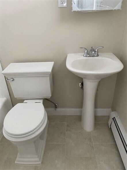 Building Photo - 22 Reed St