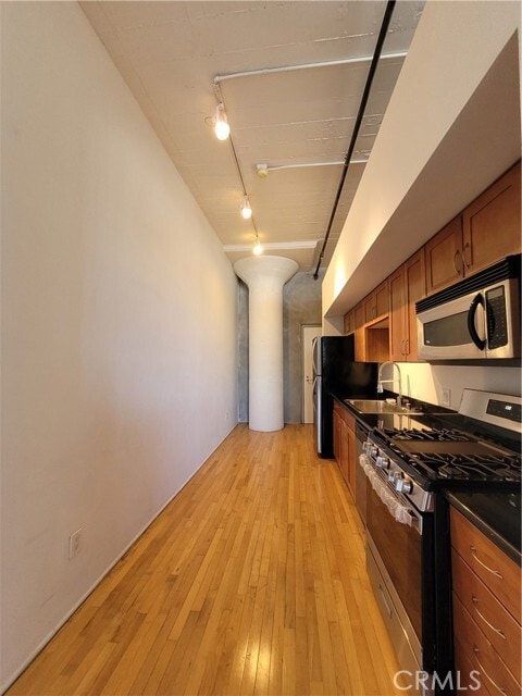 Building Photo - 420 San Pedro St