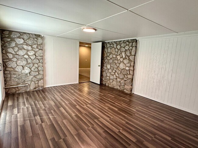 Building Photo - Updated 3 Bed 2 Bath Duplex in NW OKC