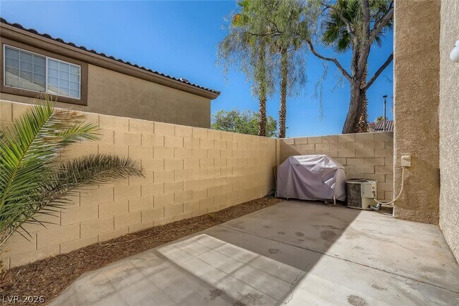 Building Photo - 7700 Almeria St