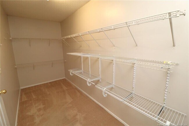 Building Photo - 5 Bellmore Ct