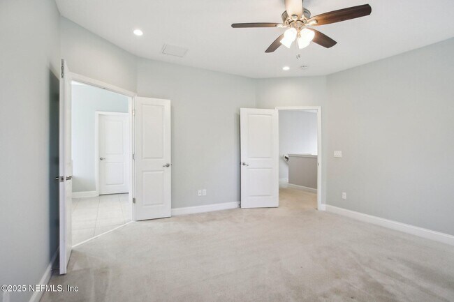 Building Photo - 439 Pelican Pointe Rd