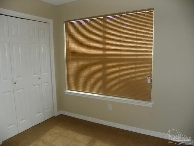 Building Photo - 8136 Heirloom Dr