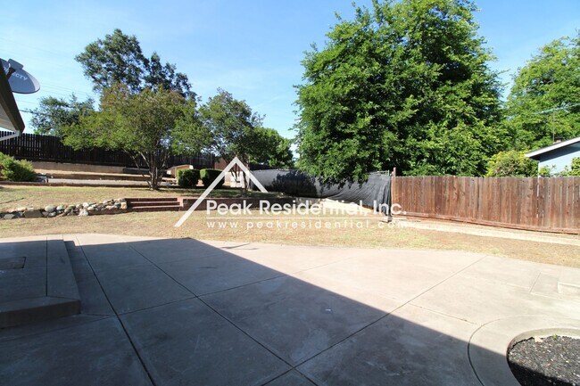 Building Photo - Wonderful  Fair Oaks 3bd/2.5ba Home with R...