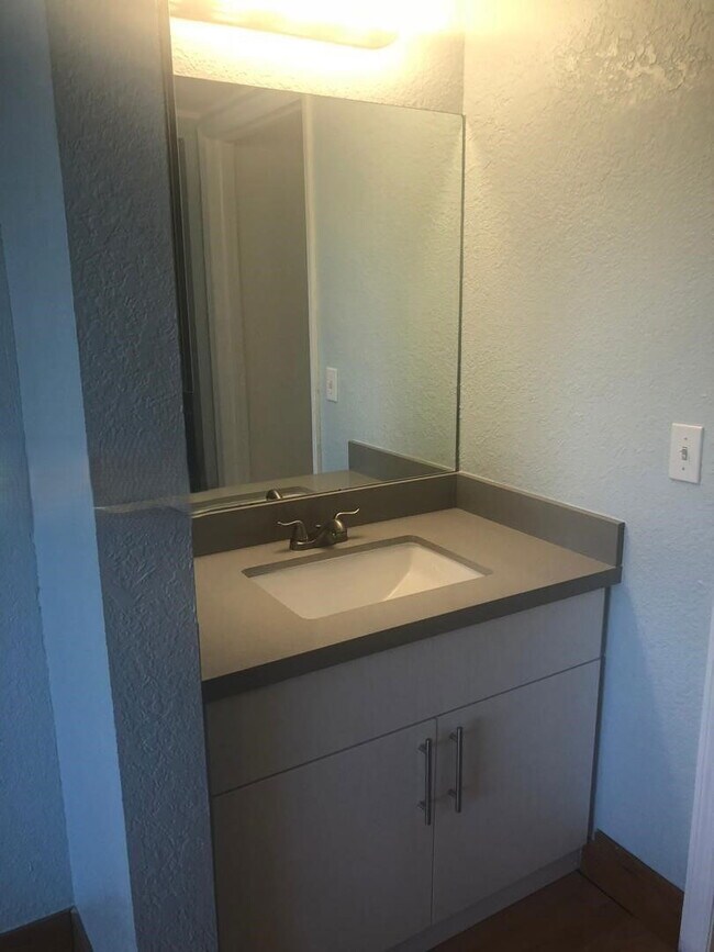 Building Photo - 816 NW 11th St