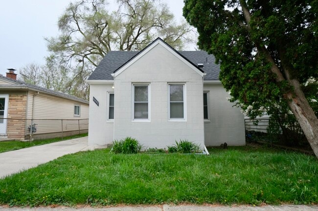 Building Photo - 11032 Continental Ave