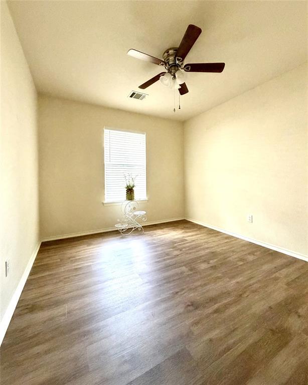 Building Photo - 2325 Clover Ridge Dr