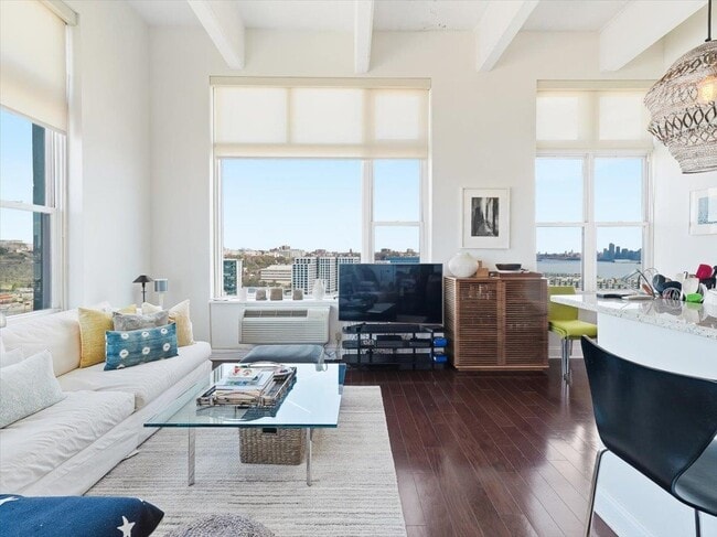 Building Photo - 1500 Washington St