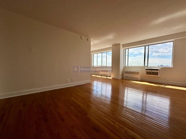 Building Photo - 40 E Sidney Ave