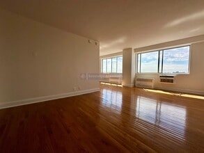 Building Photo - 40 E Sidney Ave