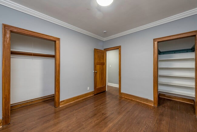 Building Photo - 415 W Ridgeland Ave