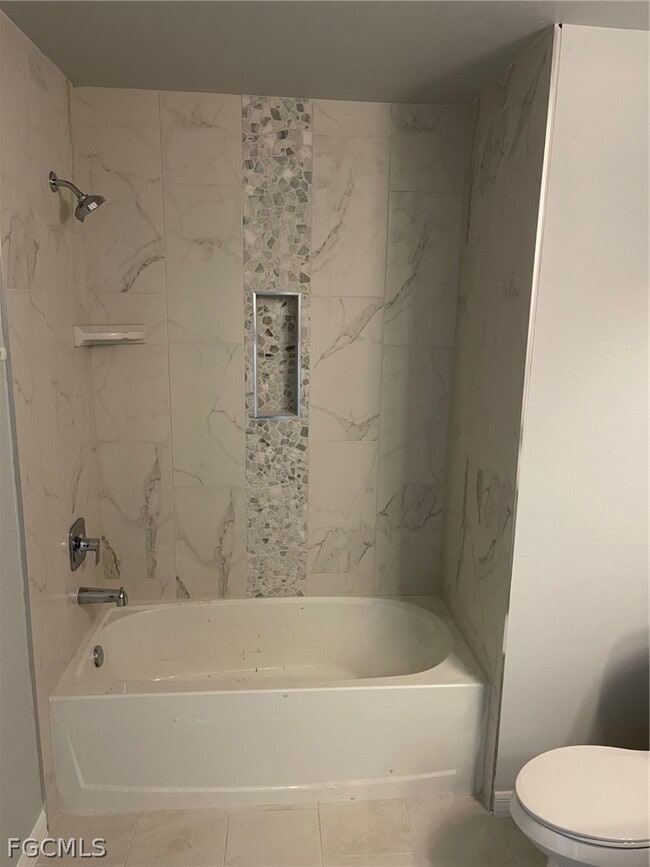 Building Photo - 3534 SW 17th Ave