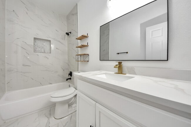 Building Photo - 2311 Canfield St