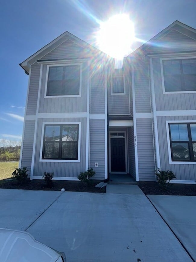 Building Photo - 8405 Paramount Point