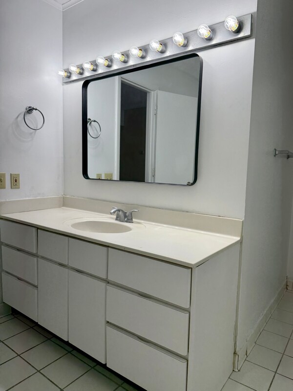 Building Photo - 3400 Betty Ln