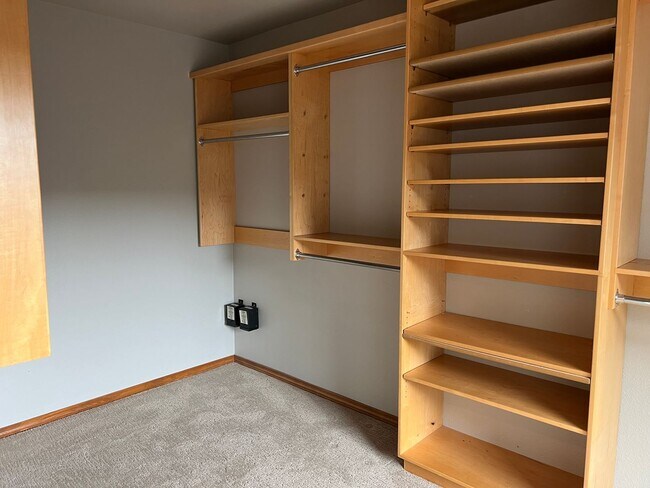 Building Photo - 1120 West Lake Sammamish Pkwy NE